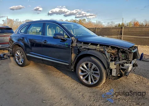 2019 Bentley Bentayga z USA, uszkodzony, nr VIN SJAAM2ZV0KC024966